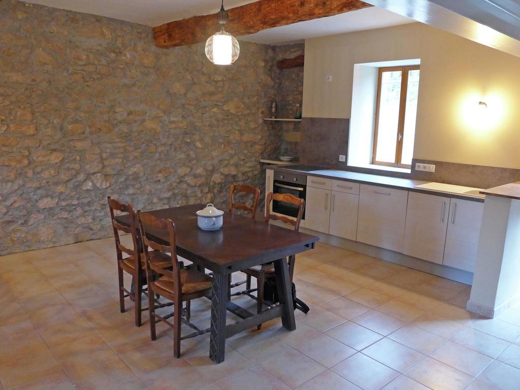 Cosy Holiday Home With Swimming Pool Montbrun-des-Corbières Szoba fotó